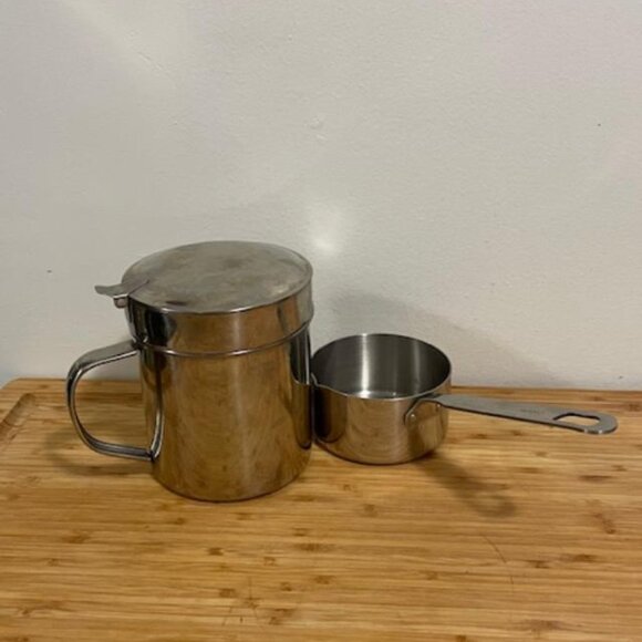 Set of 1 quart Stainless Gease container & 1.5 cups measuring cup - Picture 5 of 5